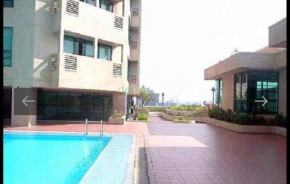 Condo connected to Robinson Mall